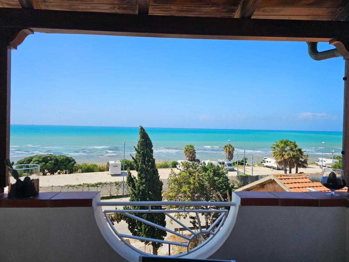 Frontemare Locazione Turistica Hotel Порто Емпедокле Екстериор снимка