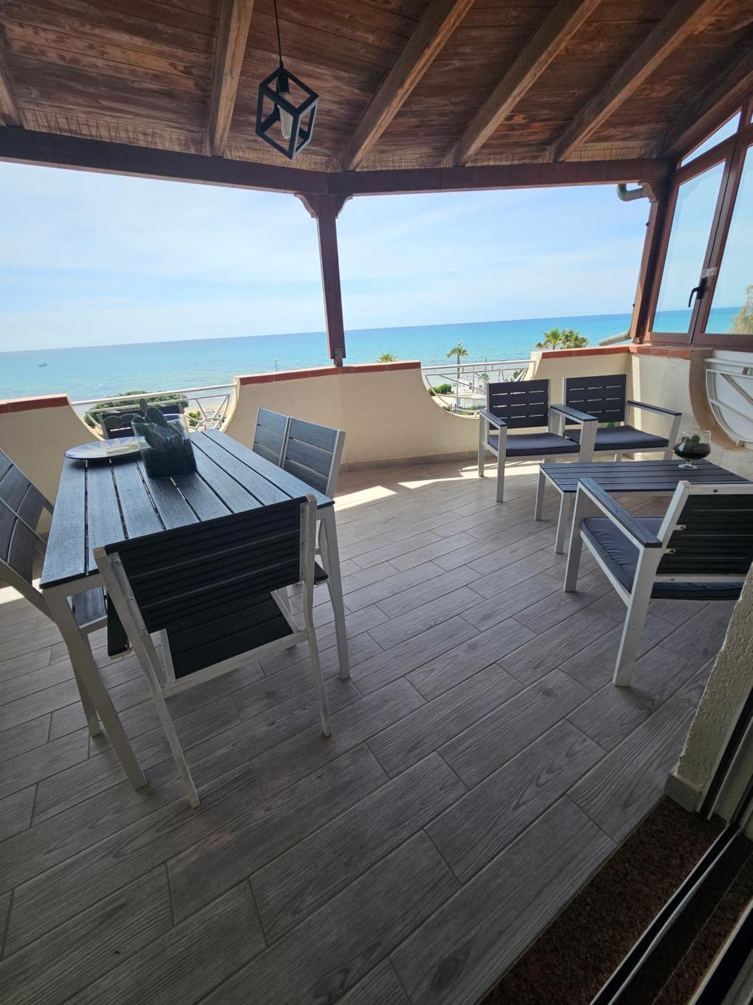 Frontemare Locazione Turistica Hotel Порто Емпедокле Екстериор снимка